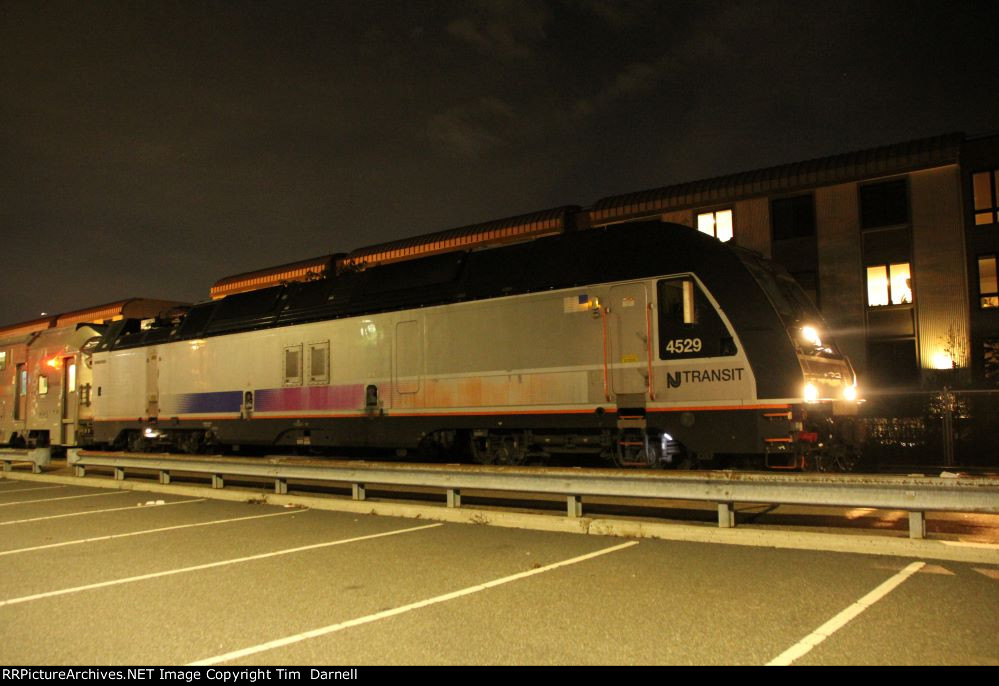 NJT 4529 on #1184